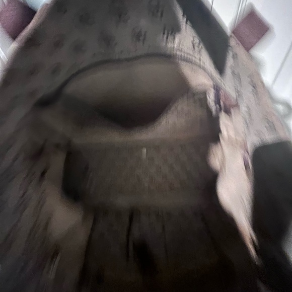 Large dooney keep all - Picture 6 of 7